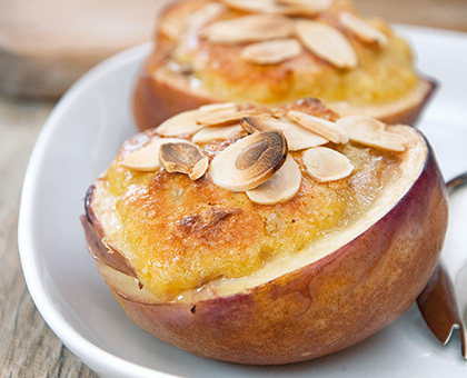 Pêches farcies aux amandes
