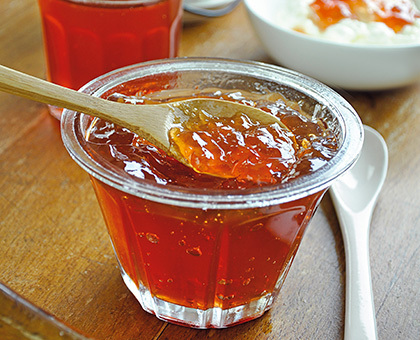 Gelée de pommes maison et faisselle