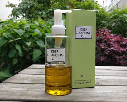 Le démaquillage à l'huile : nouvel allié beauté pour chouchouter sa peau