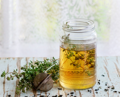 DIY : eau de rinçage anti-pelliculaire