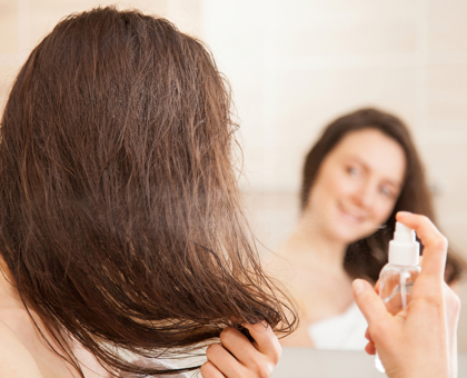 DIY : spray au sel de mer pour cheveux