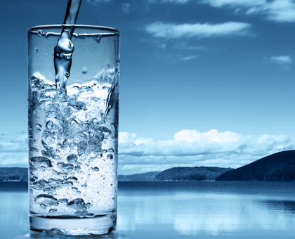 Boire plus d’eau : 8 effets immédiats sur l’organisme