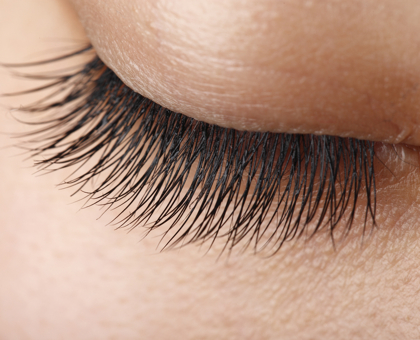 DIY : soin fortifiant pour les cils