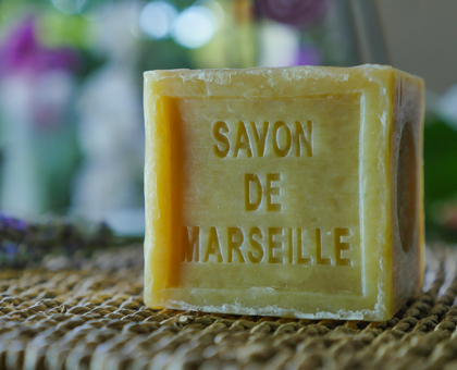 Savon de Marseille : 6 astuces de nettoyage à connaitre