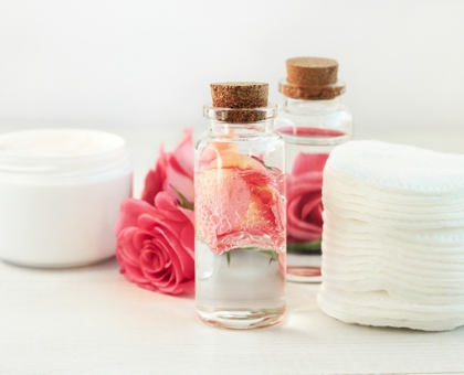DIY : lait démaquillant à l'eau de rose
