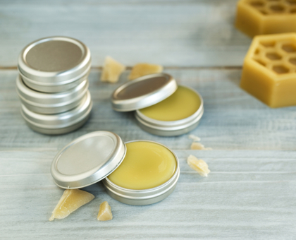 DIY : crème hydratante anti-âge à la cire d'abeille