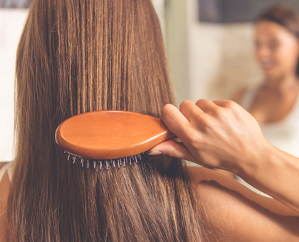 Les pellicules : d’où viennent-elles et comment y remédier ?