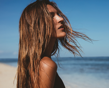 Prendre soin de ses cheveux durant les vacances