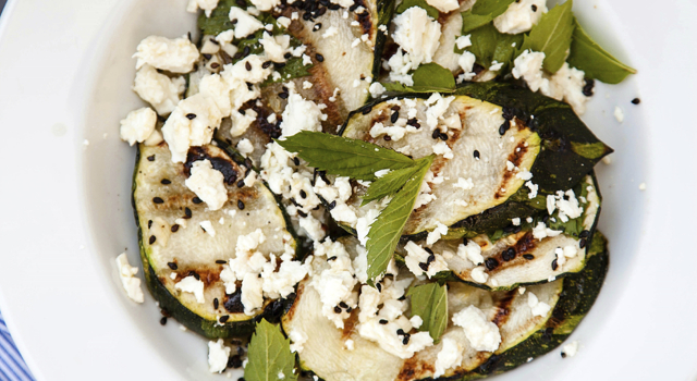 Roulades de courgettes au chèvre et aux olives