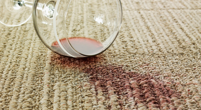 Ces astuces de grands-mères contre les tâches de boisson