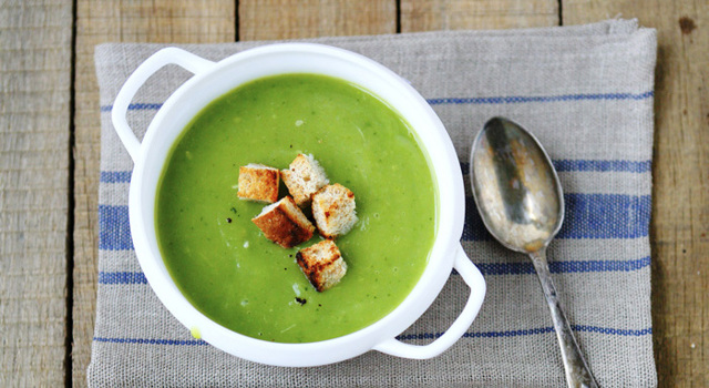 Soupe de choux au cerfeuil et à la moutarde
