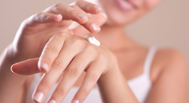 Découvrez les nouvelles crèmes mains et ongles Roger&Gallet