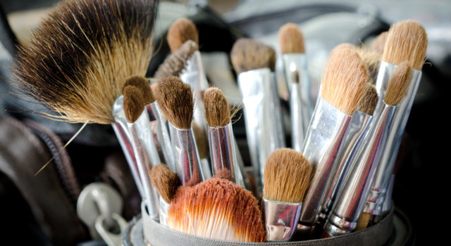 Bien nettoyer ses pinceaux à maquillage : les conseils d’une blogueuse bio !