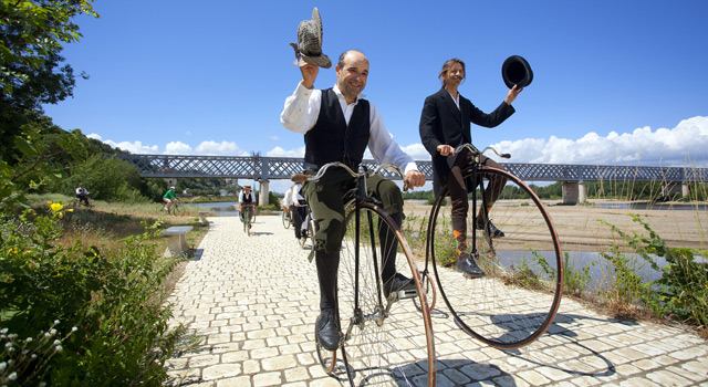 Balade rétro à bicyclette sur les routes de l'Anjou