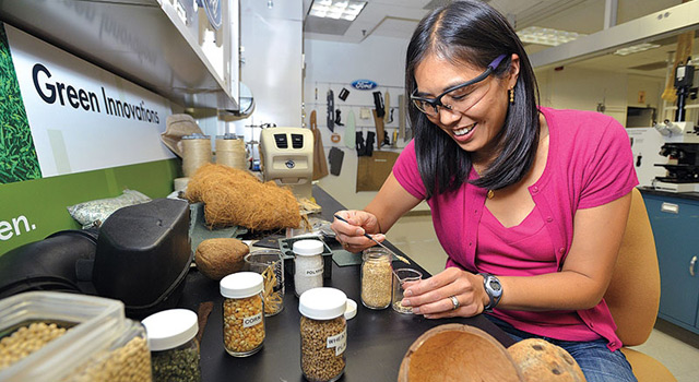 De la fibre de tomate dans les voitures de demain