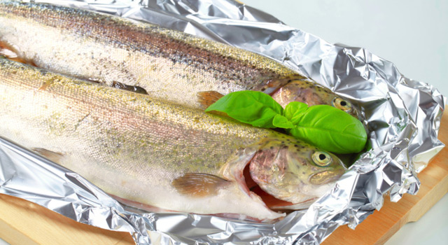 Papillotes de truite au basilic