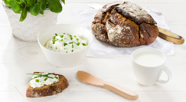 Timbales fromagères aux graines et aux herbes