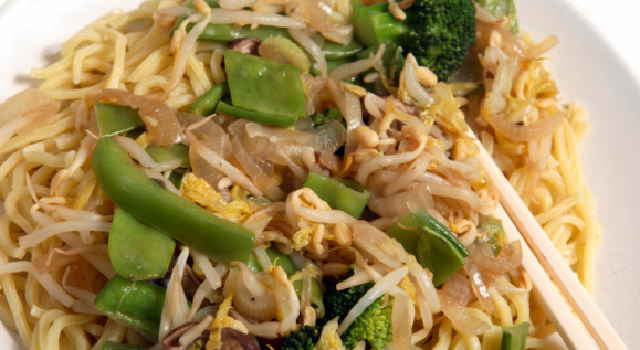 Wok de nouilles sautées aux légumes