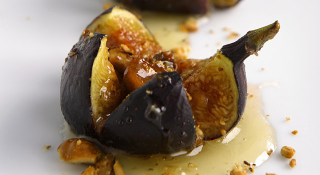 Figues rôties aux noisettes