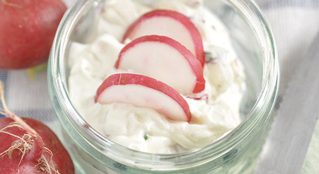 Verrines de radis et chèvre frais
