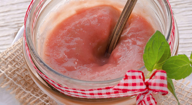 Compote de rhubarbe vanillée au gingembre