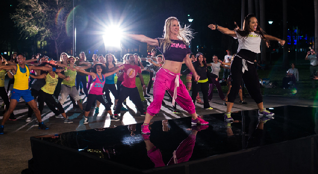 Des cours de Zumba® gratuits et en plein air à Paris cet été