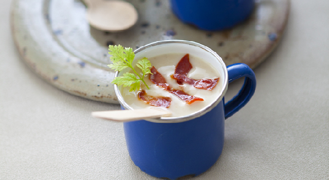 Velouté de chou-fleur au chorizo croustillant