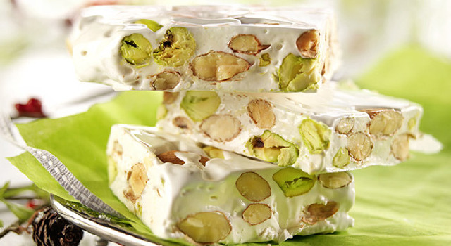Nougat blanc au miel d’Acacia, amandes et pistaches