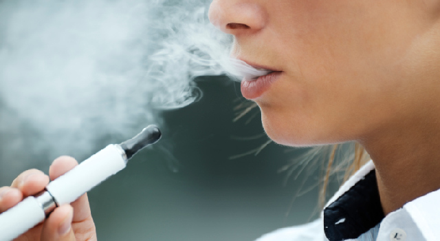La e-cigarette finalement plus toxique que la cigarette normale ?