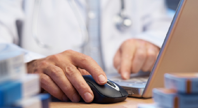 Les médecins continuent la grève en refusant la carte vitale