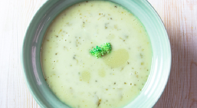 Soupe de brocoli et d'avoine
