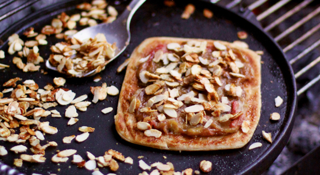 Tarte feuilletée à la rhubarbe