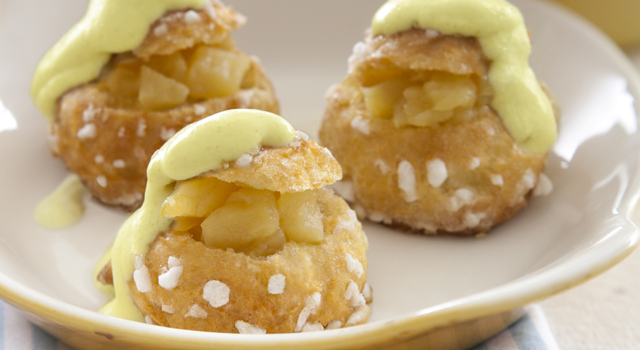 Profiteroles de pomme, coulis pomme-poire épicé