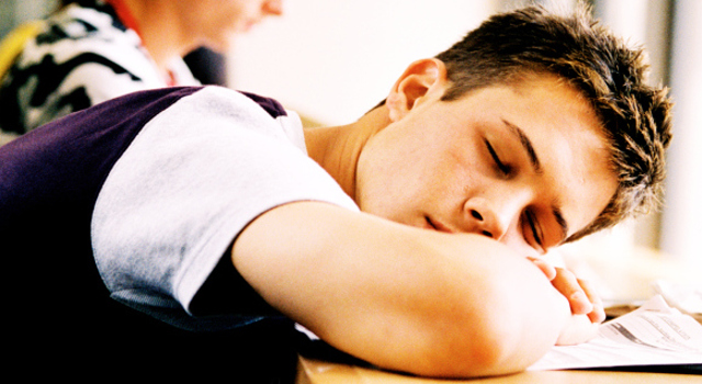 Pourquoi mon ado est-il toujours fatigué ?