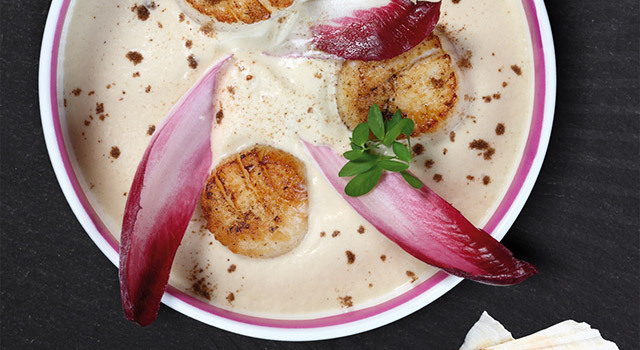 Saint-Jacques et espuma d’endives à la Charentaise