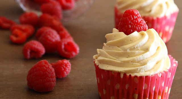 Cupcakes vanille-framboises d’Elodie Martins