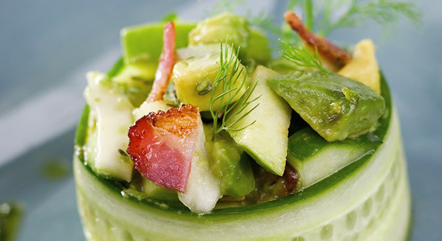 Panier d'avocat et de pomme au wasabi