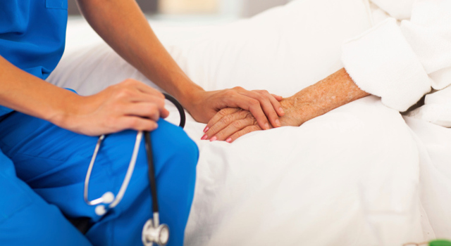 Les médecins français cachent-ils la vérité à leurs patients ?