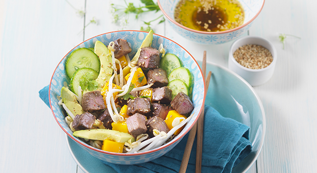 Salade exotique au magret de canard Montfort mariné au gingembre et au citron vert
