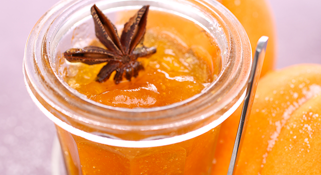Confiture d’abricots a l’anis