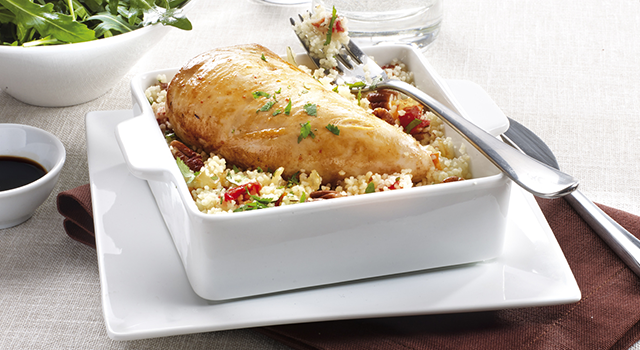 Filet Minute de Poulet sur lit de semoule aux saveurs exotiques