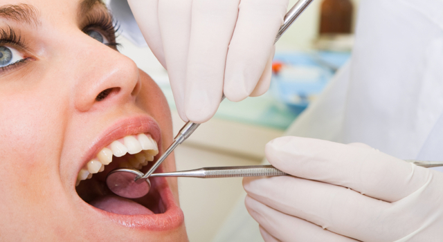 Certains dentistes ont une dent contre les séropositifs