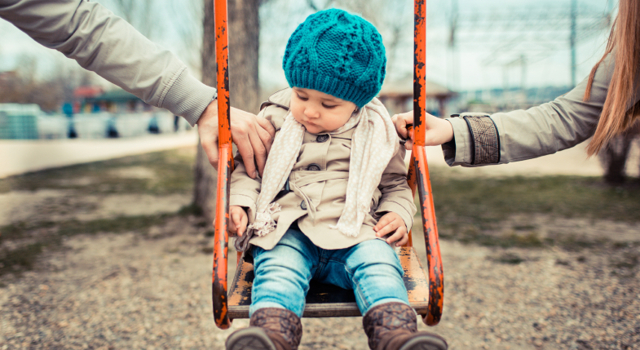 Parents séparés : comment bien communiquer devant l'enfant ?