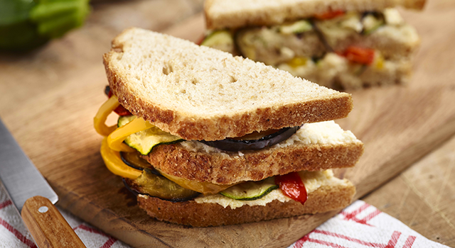 Sandwich campagne crème d’artichaut et légumes grillés