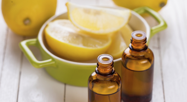 Quelles huiles essentielles dois-je éviter si je m’expose au soleil ?