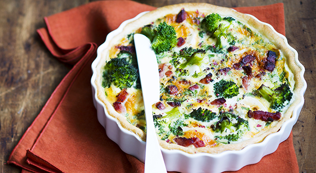 Quiche au brocoli, chèvre et lardons fumés