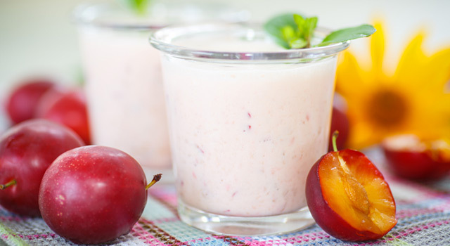 Smoothie prune et cardamome