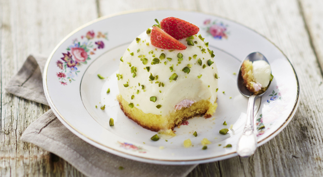 Entremet panna cotta  et coeur de meringue