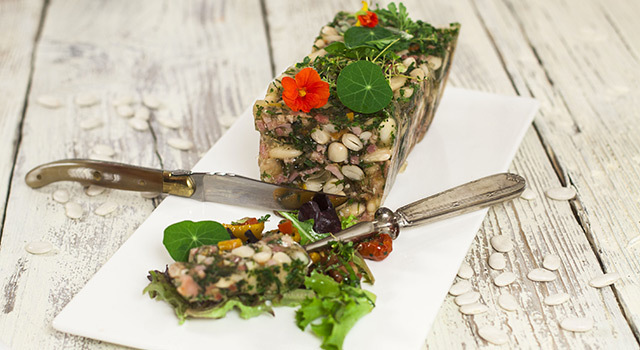 Terrine de Haricots Tarbais aux tomates séchées et herbes du jardin