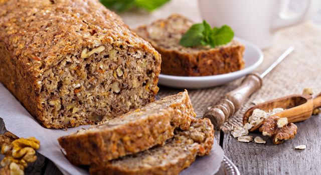 Gâteau de carottes, noix, cannelle et curcuma